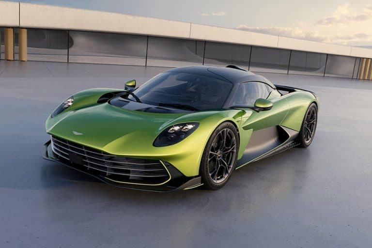 Aston Martin Valhalla 2025 1