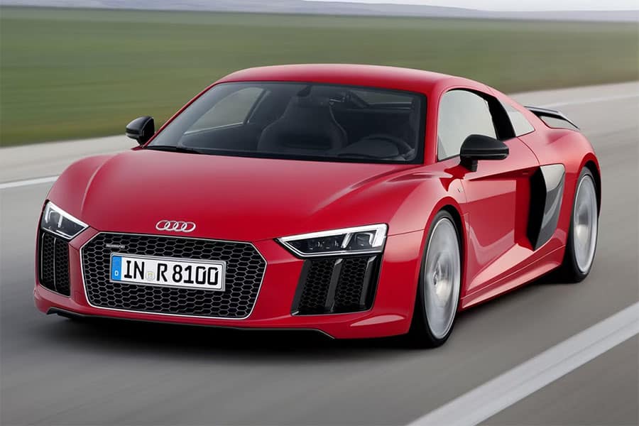 Audi R8: Две поколения легендарни характеристики