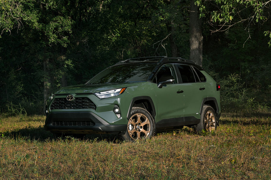 Toyota RAV4 Prime срещу Хибрид Плюсове и минуси на всеки от тях